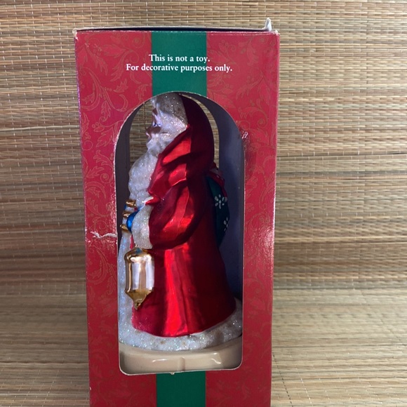 Christmas Treasures Classic Santa - Picture 10 of 13